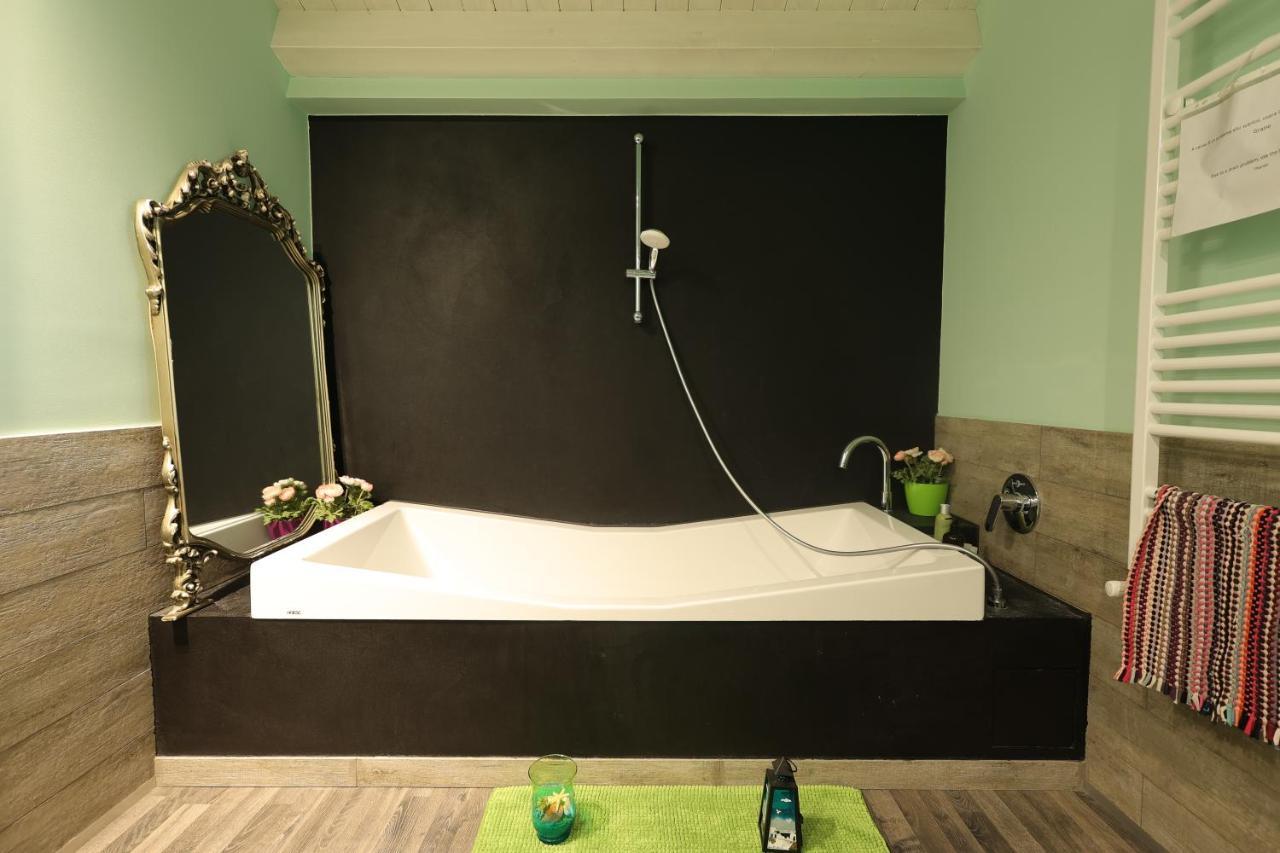 Le Stanze Dei Colori Hotel Aci Bonaccorsi Eksteriør billede